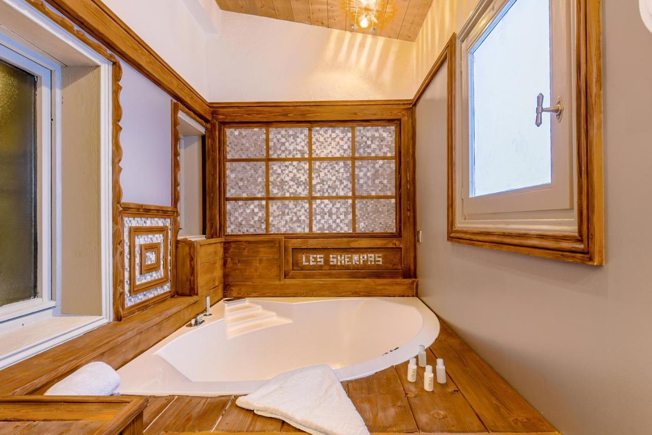 Hotel Les Sherpas Courchevel Exterior photo