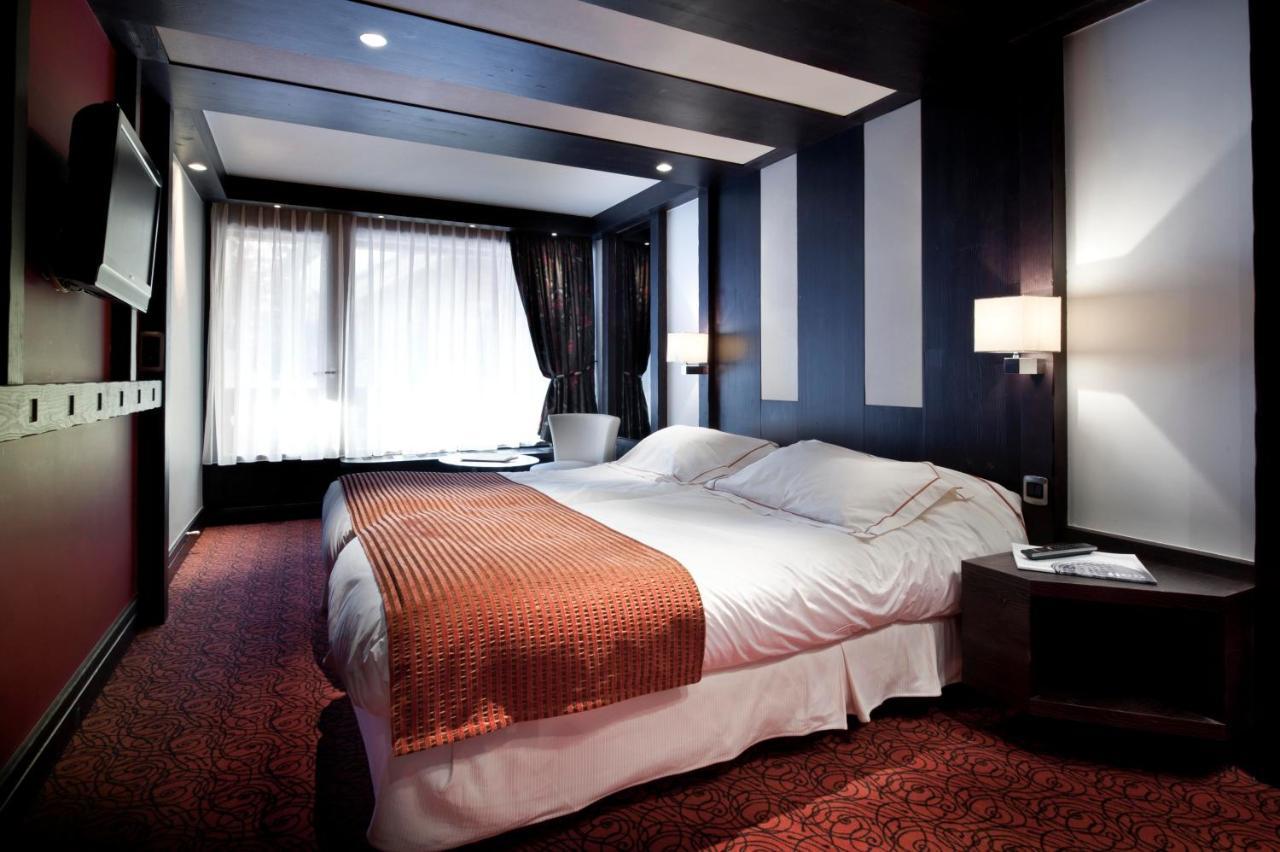 Hotel Les Sherpas Courchevel Exterior photo